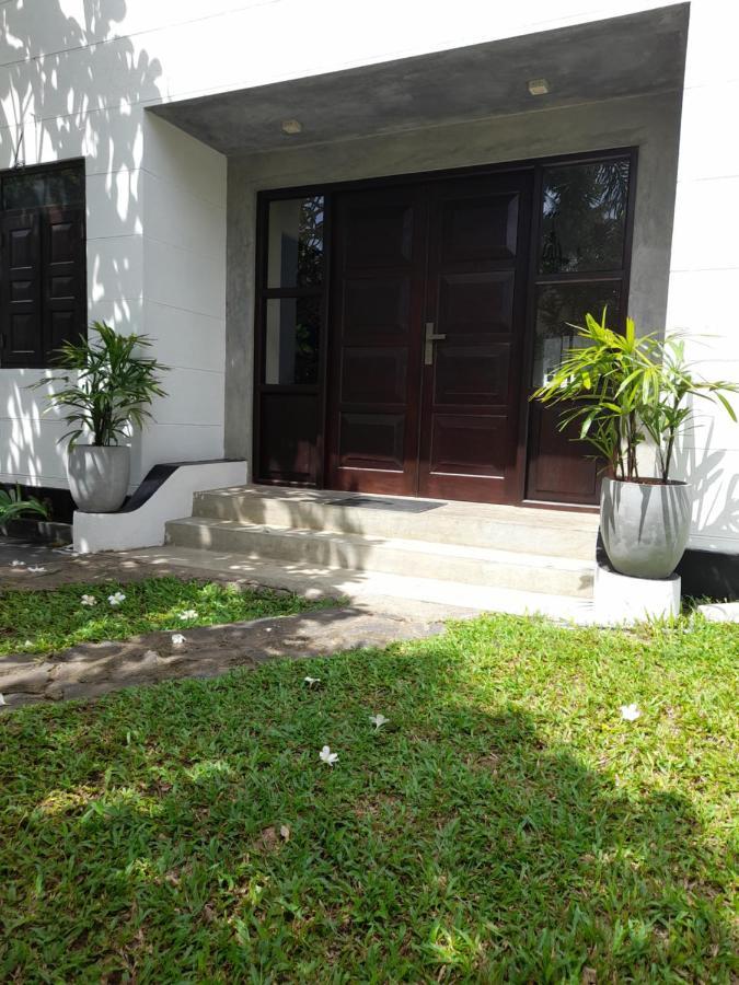 Blooming Polhena Bed & Breakfast Matara Bagian luar foto
