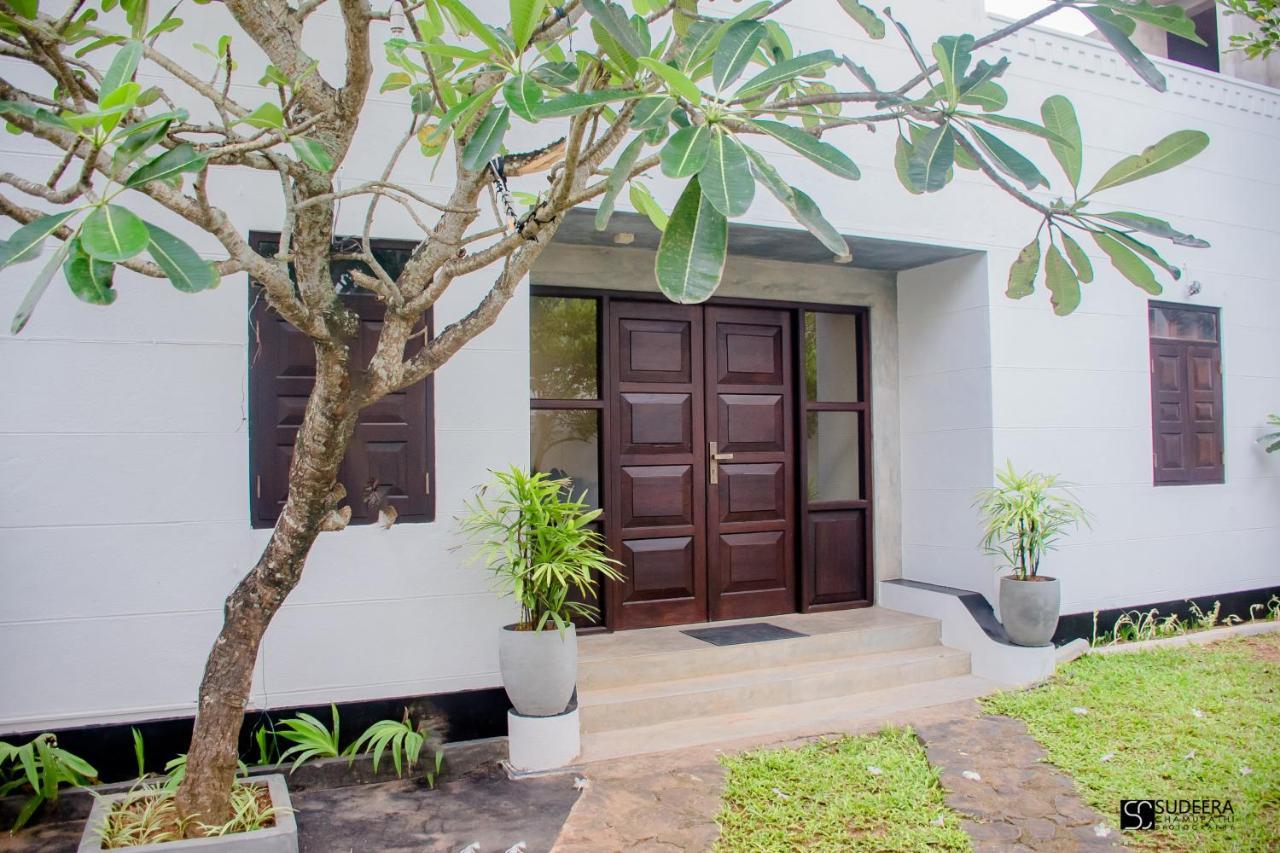 Blooming Polhena Bed & Breakfast Matara Bagian luar foto