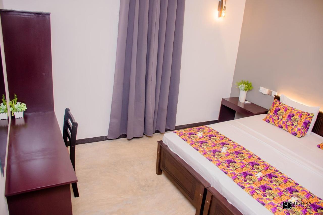 Blooming Polhena Bed & Breakfast Matara Bagian luar foto