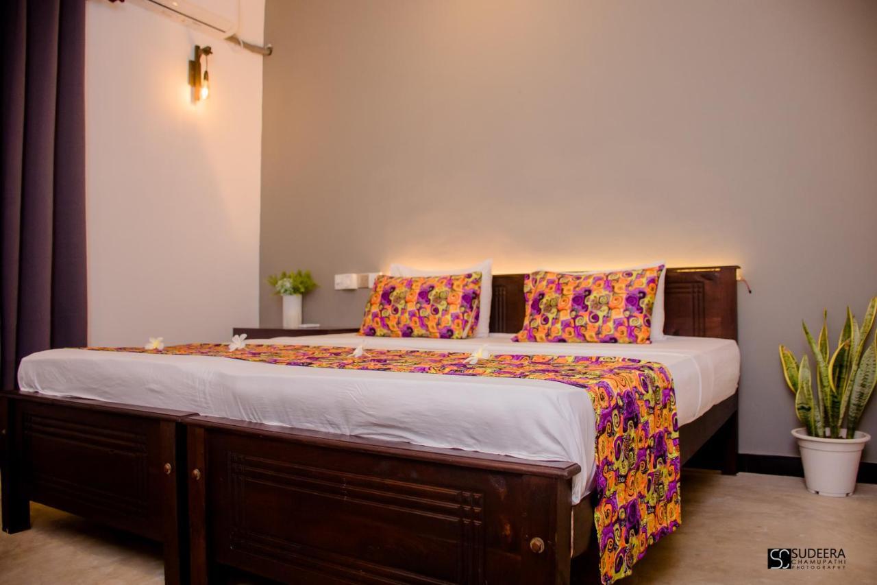 Blooming Polhena Bed & Breakfast Matara Bagian luar foto