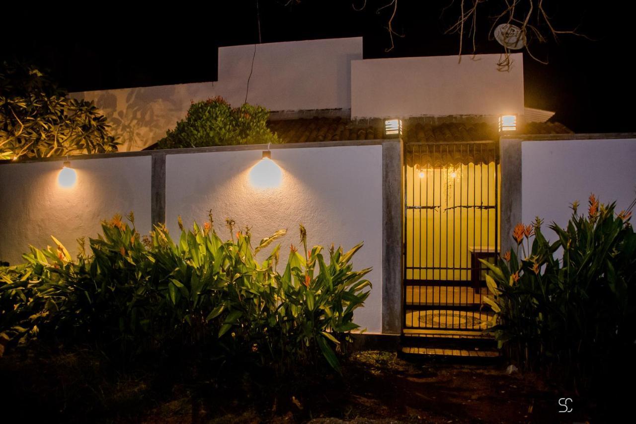 Blooming Polhena Bed & Breakfast Matara Bagian luar foto