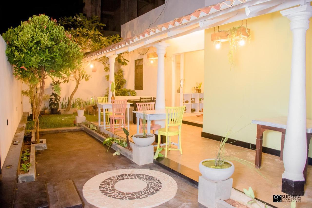 Blooming Polhena Bed & Breakfast Matara Bagian luar foto